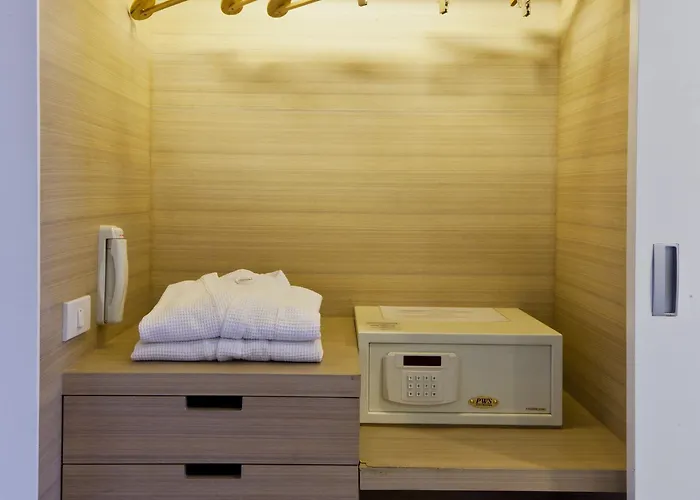 Trinity Silom Hotel 3*