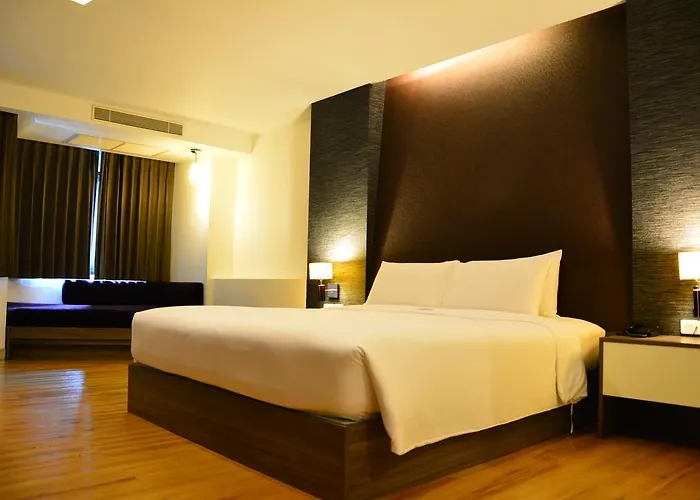 Trinity Silom Hotel 3*